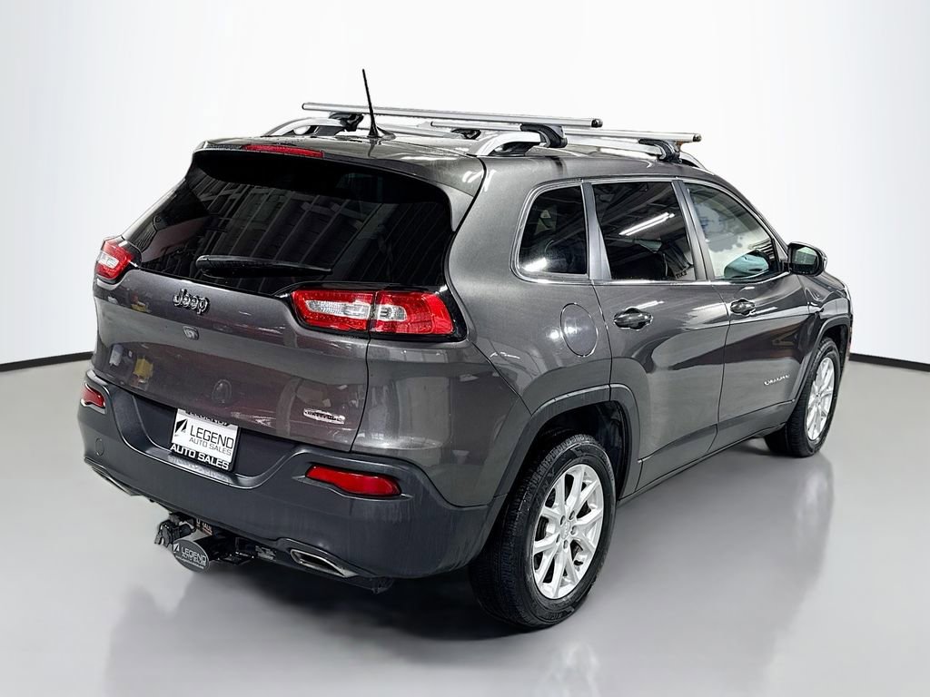 Used 2018 Jeep Cherokee Latitude Plus w/ Cold Weather Group FWD image 7