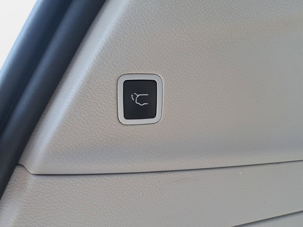 Used 2018 Chrysler Pacifica Limited FWD image 15