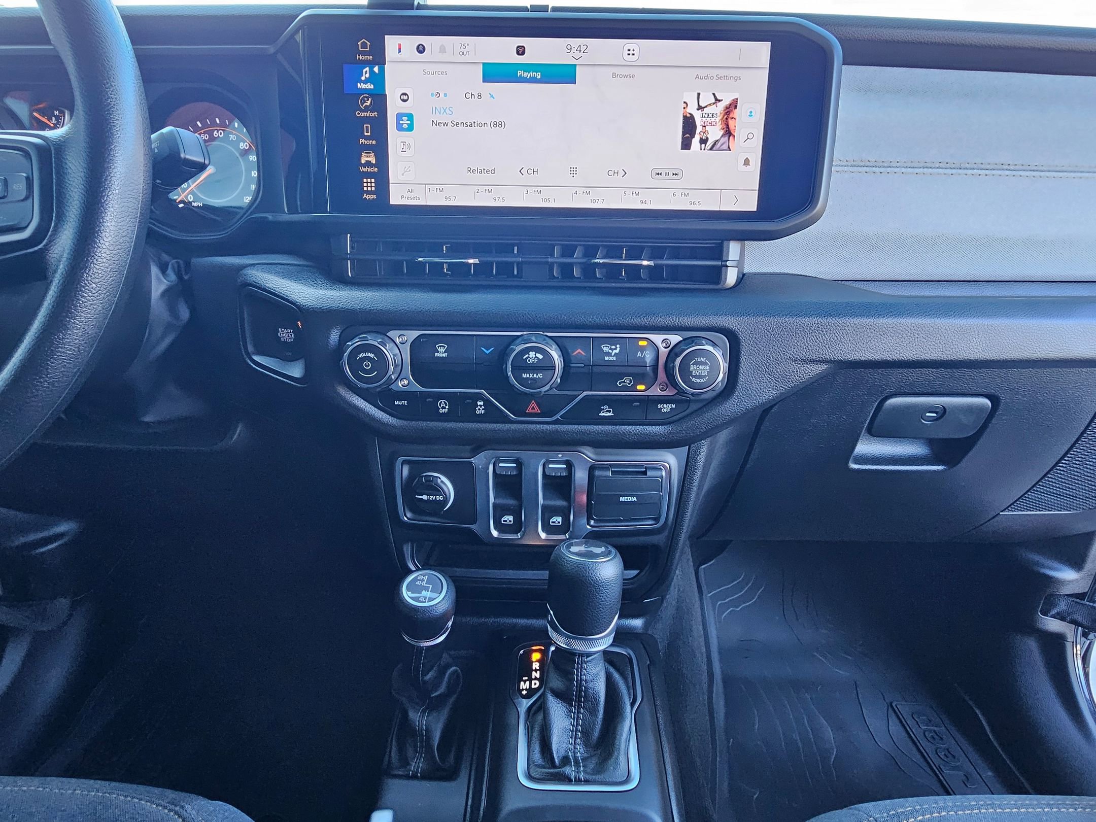 Used 2025 Jeep Wrangler Sport image 10