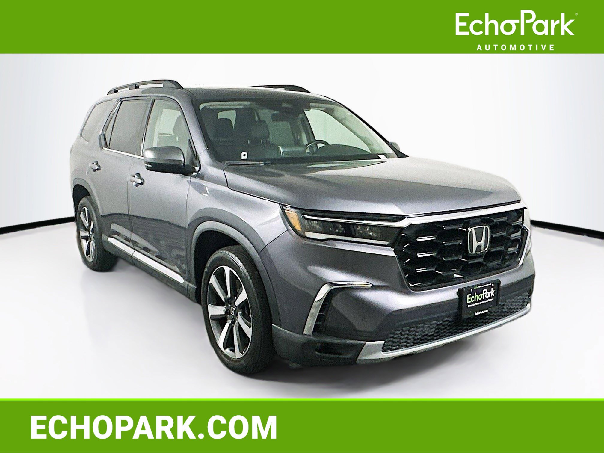 Used 2023 Honda Pilot Touring image 1