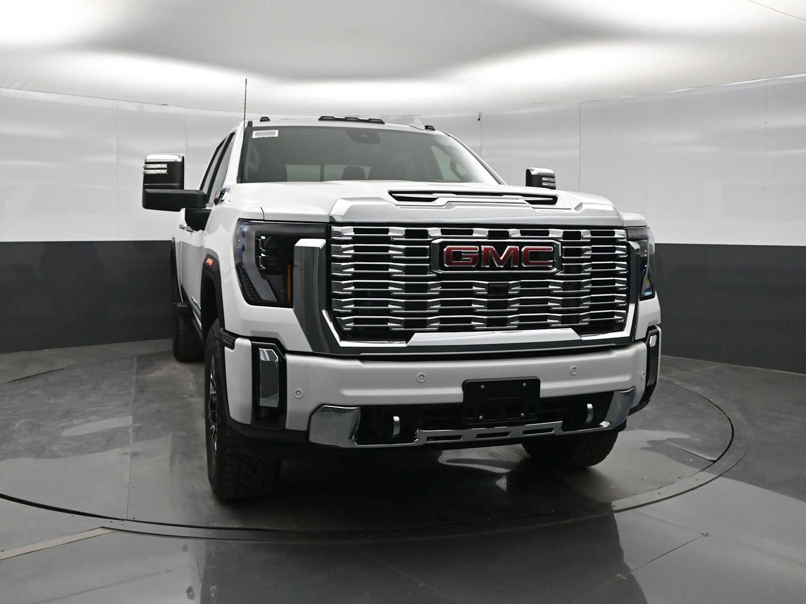 New 2026 GMC Sierra 2500 Denali w/ Denali Reserve Package AWD/4WD image 2