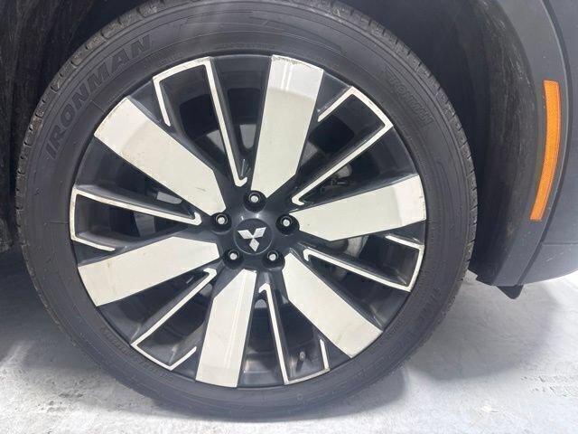 Used 2025 Mitsubishi Outlander SE FWD image 4