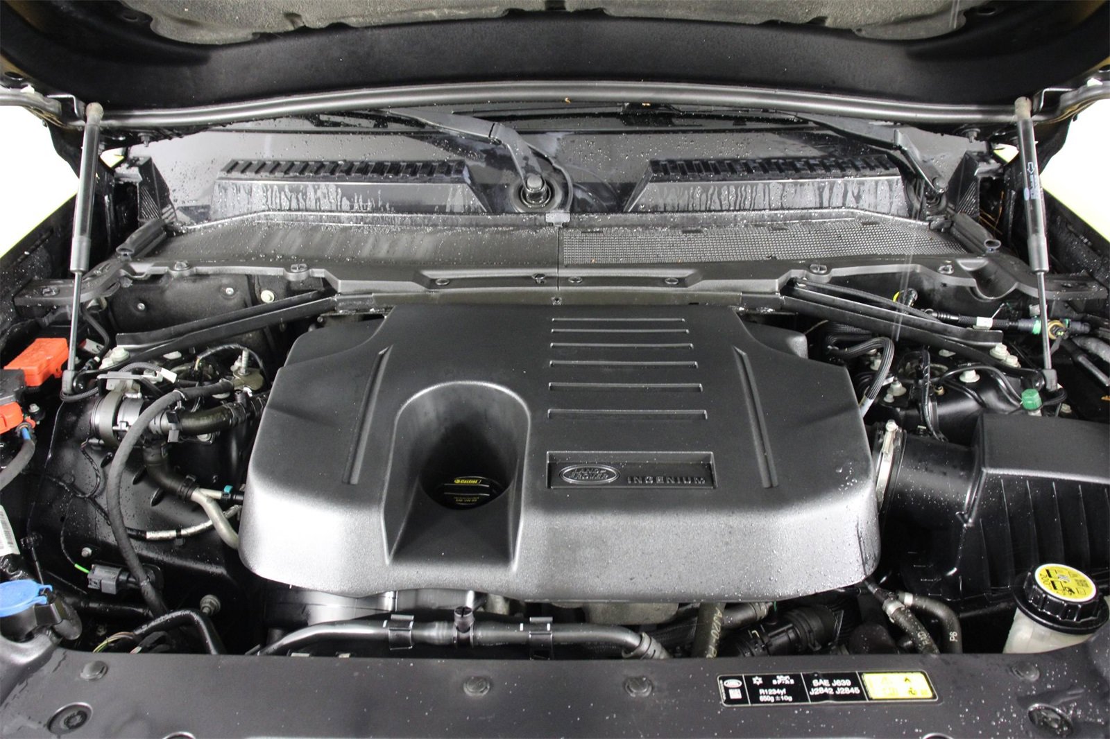 Used 2022 Land Rover Defender 110 X-Dynamic SE image 24