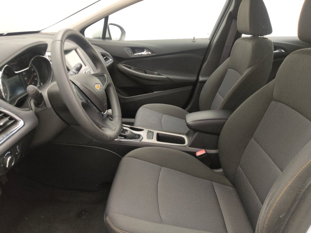 Used 2017 Chevrolet Cruze LS FWD image 17