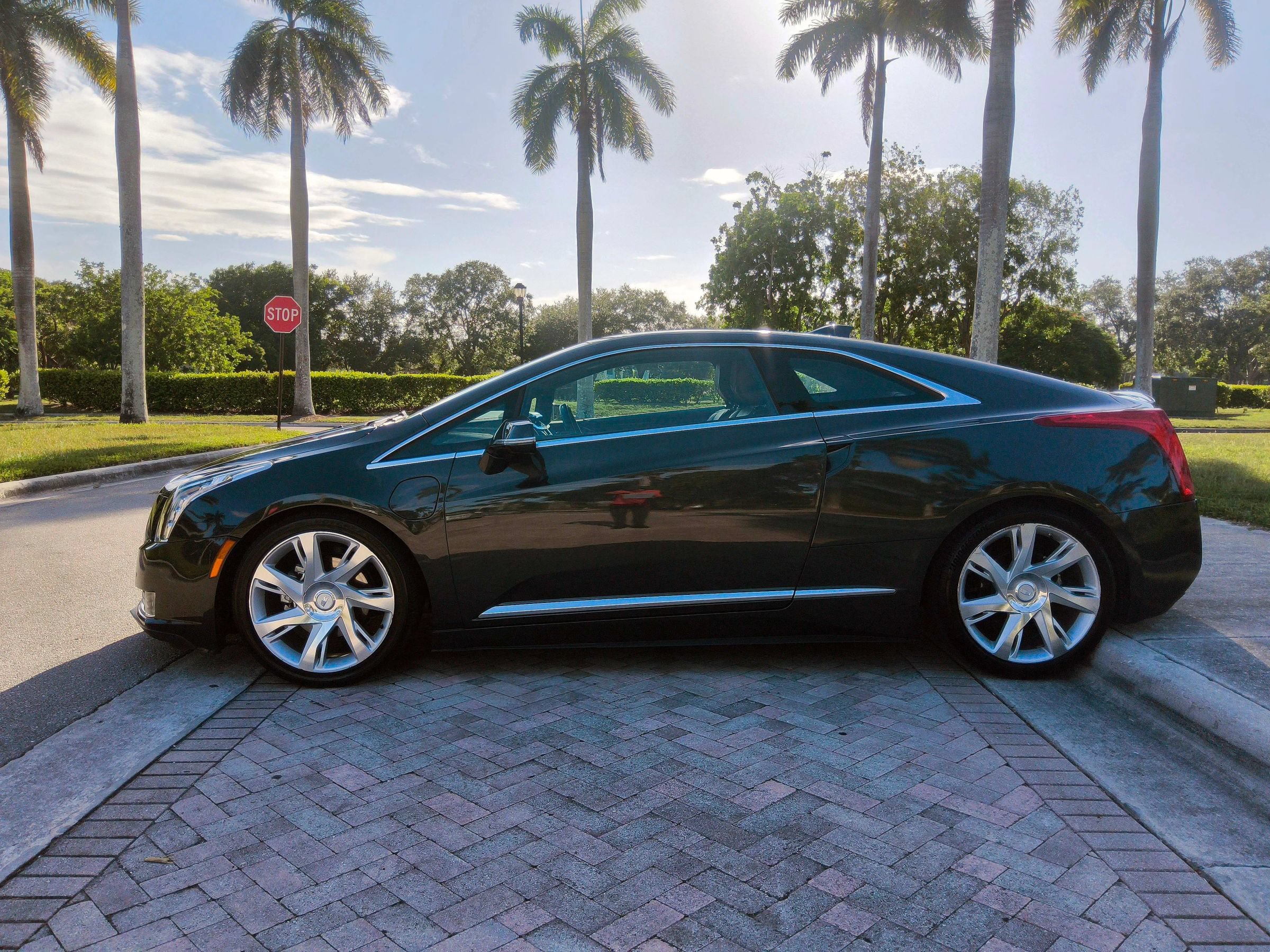 Used 2016 Cadillac ELR FWD image 15