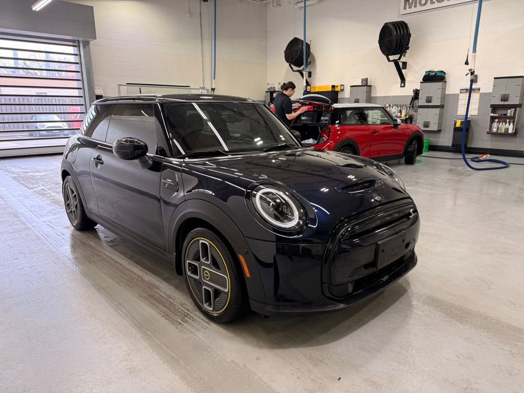 Certified 2024 MINI Cooper SE image 7