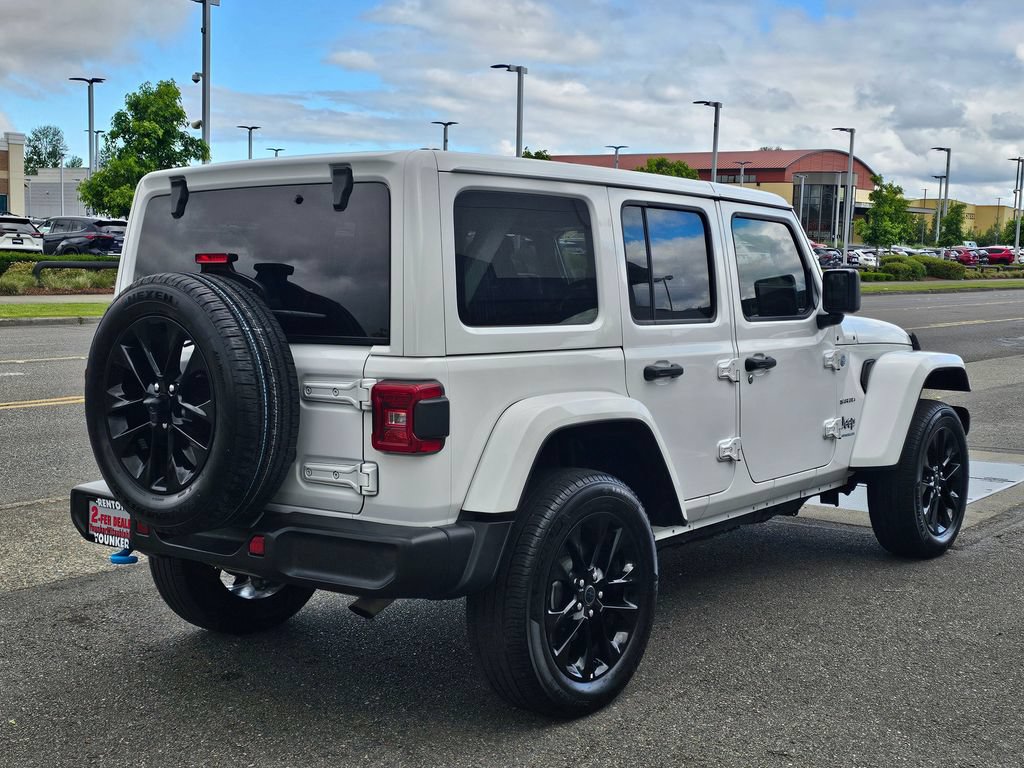 Used 2024 Jeep Wrangler Unlimited Sahara AWD/4WD image 5