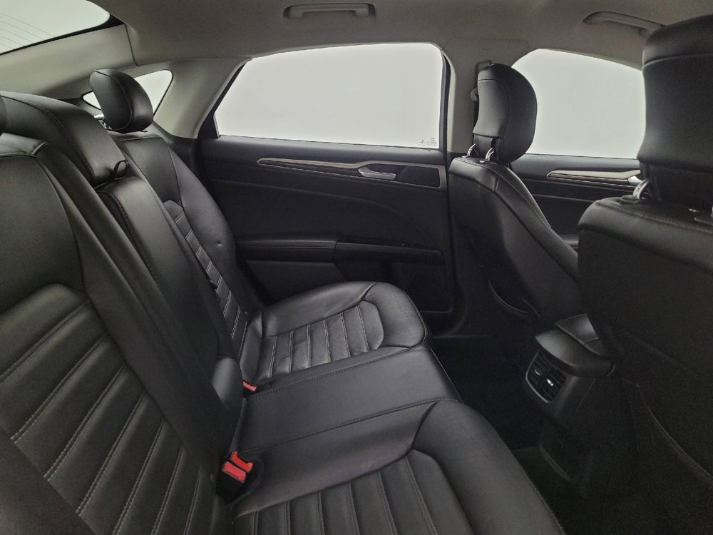 Used 2014 Ford Fusion SE w/ Equipment Group 202A FWD image 19