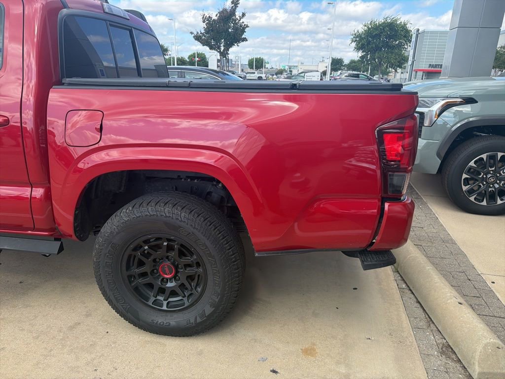 Used 2022 Toyota Tacoma SR AWD/4WD image 3