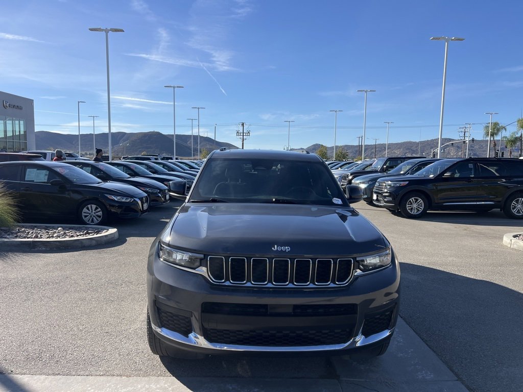 Used 2025 Jeep Grand Cherokee L Laredo w/ Luxury Tech Group I image 3