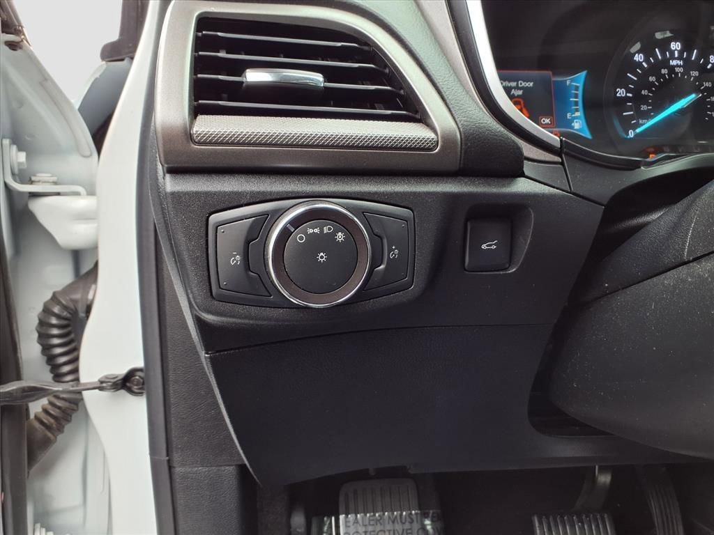 Used 2019 Ford Fusion SE image 25