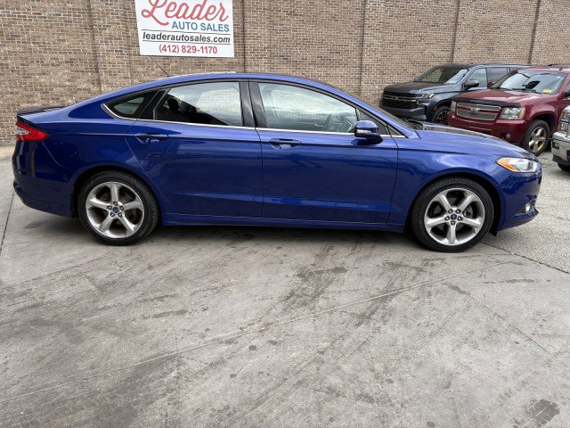 Used 2015 Ford Fusion SE w/ Equipment Group 201A image 2