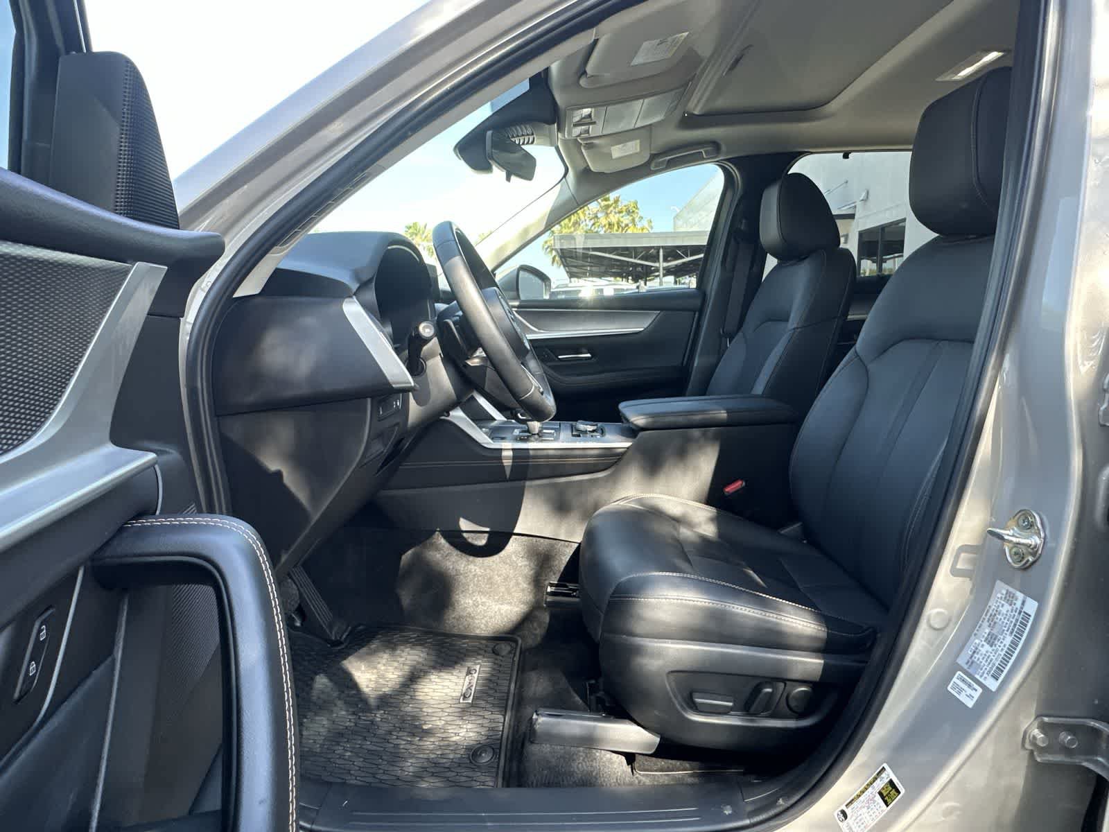 Used 2024 MAZDA CX-90 Plug-In Hybrid w/ Preferred AWD/4WD image 2