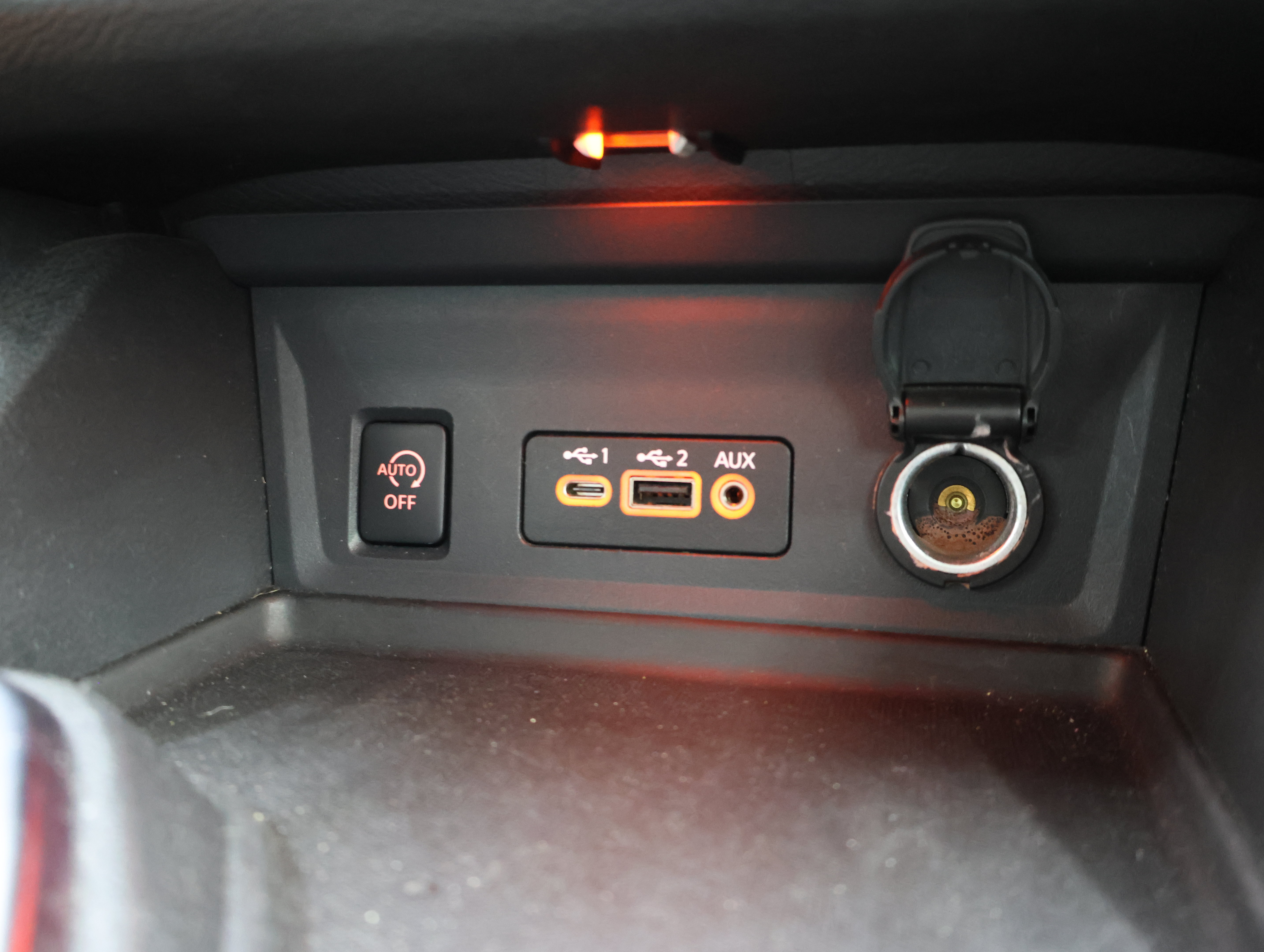 Used 2024 Nissan Sentra SV FWD image 41