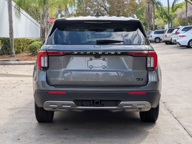 Used 2025 Ford Explorer Active w/ Active Comfort Package image 6