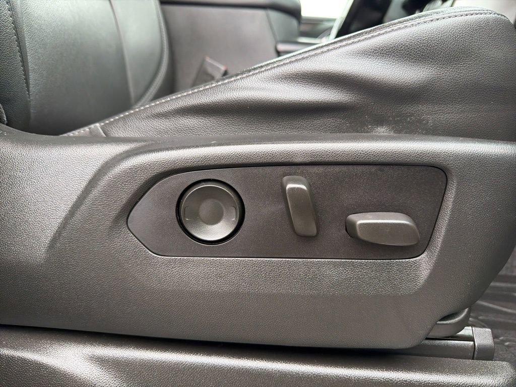 Used 2021 Chevrolet Tahoe LT w/ LT Signature Package image 32