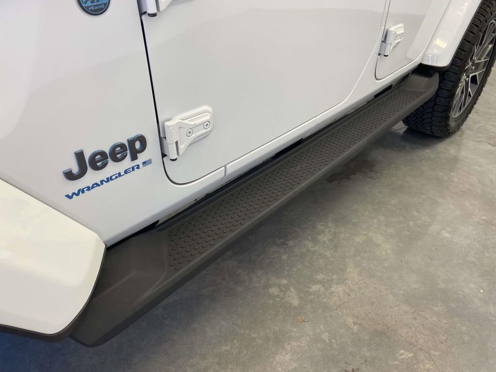 Used 2024 Jeep Wrangler High Altitude AWD/4WD image 12