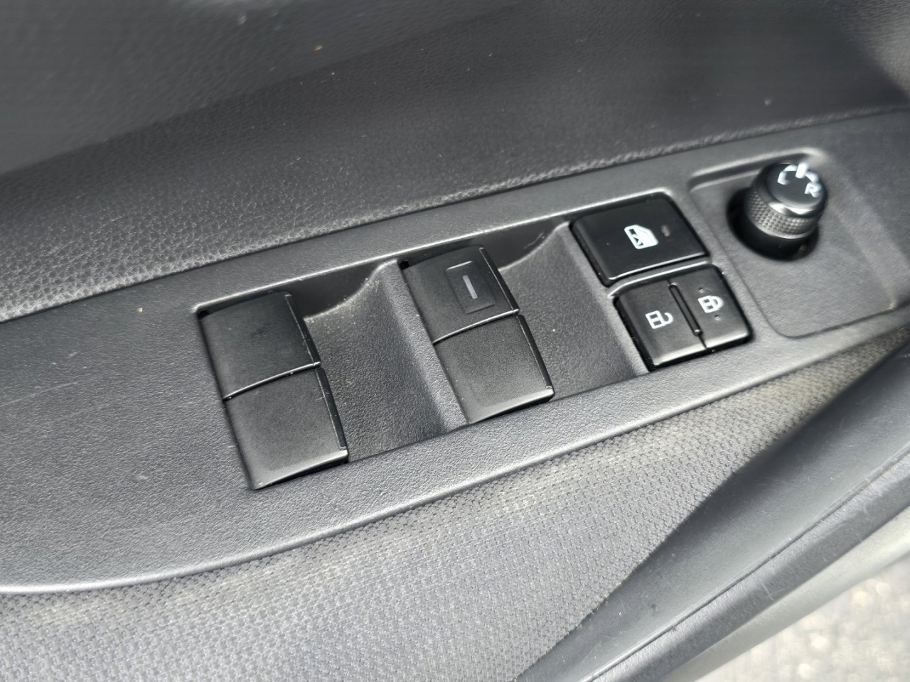 Used 2020 Toyota Corolla LE image 19