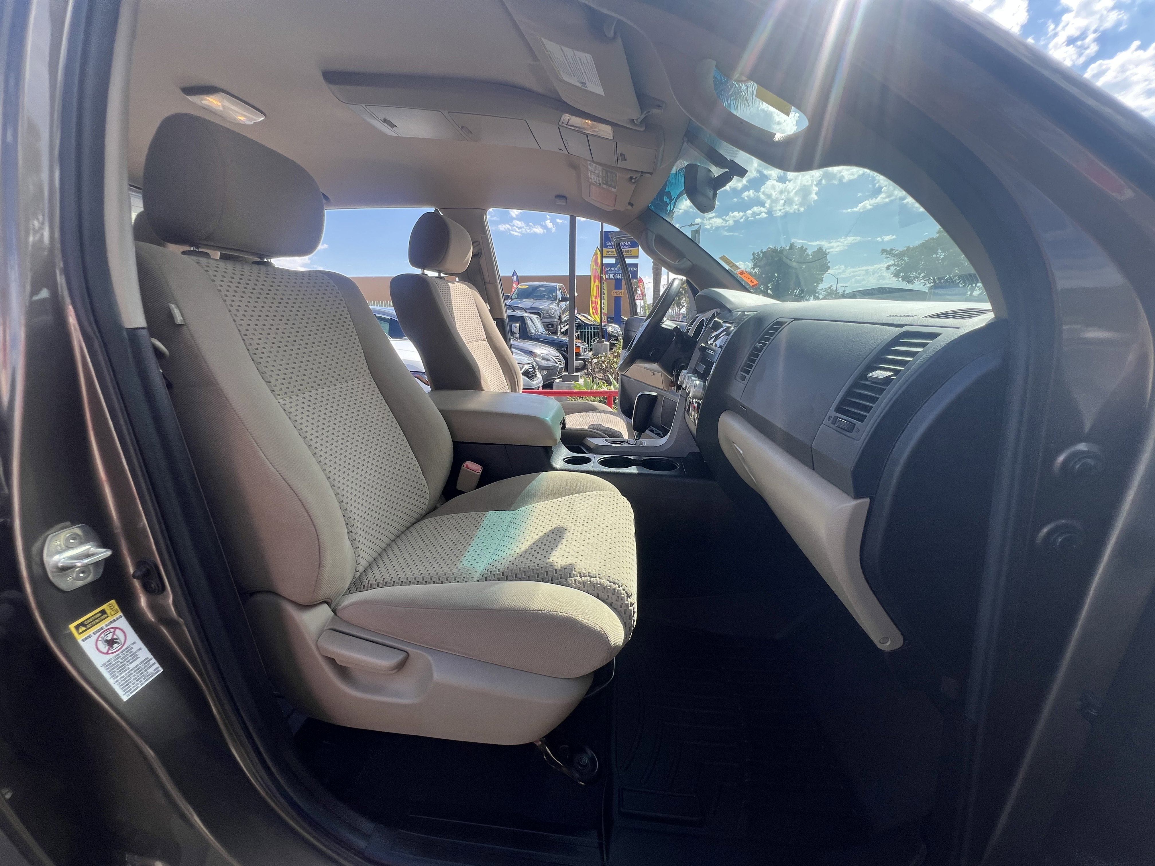 Used 2013 Toyota Tundra 4x4 CrewMax w/ SR5 Pkg image 41