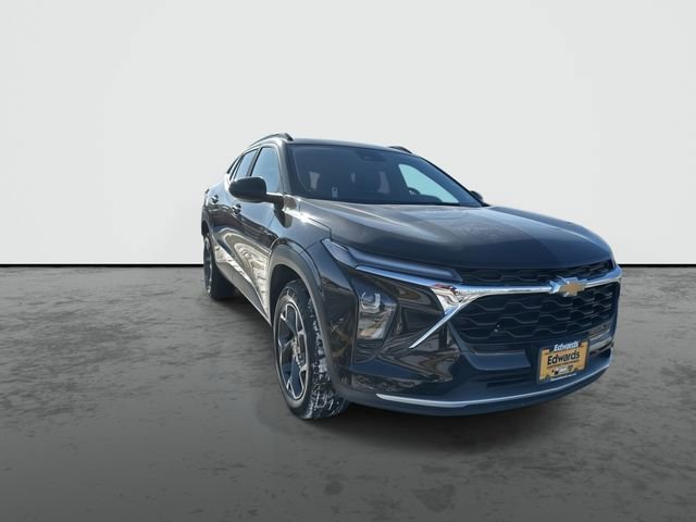 Used 2024 Chevrolet Trax LT image 2