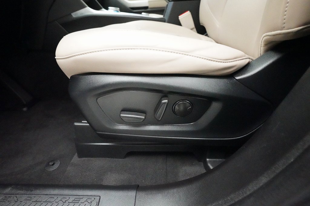 Used 2023 Ford Explorer XLT w/ Equipment Group 202A image 30
