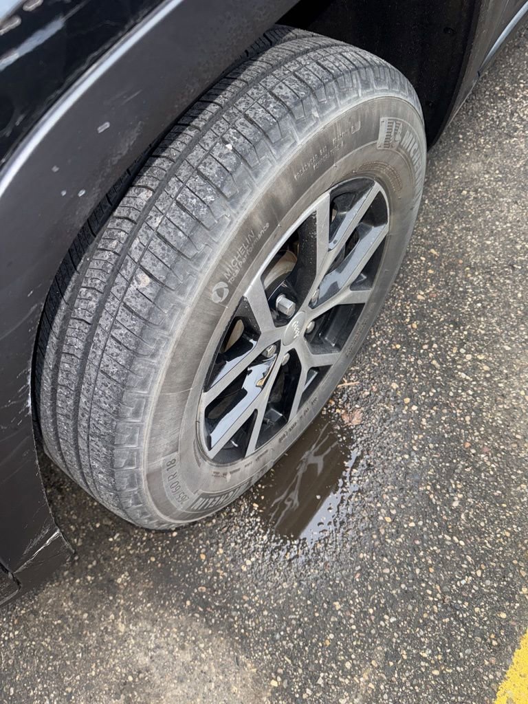 Used 2023 Jeep Grand Cherokee L Limited image 5