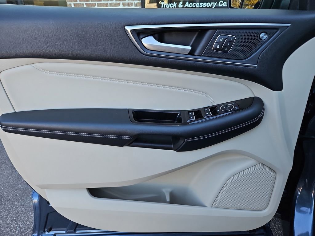 Used 2019 Ford Edge Titanium w/ Equipment Group 301A image 27