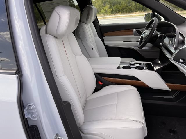New 2027 Cadillac Vistiq Luxury AWD/4WD image 21