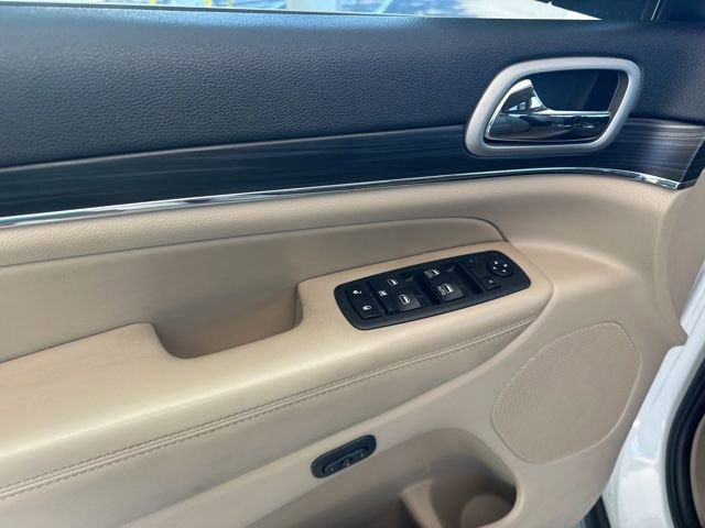 Used 2019 Jeep Grand Cherokee Limited w/ Luxury Group II AWD/4WD image 13
