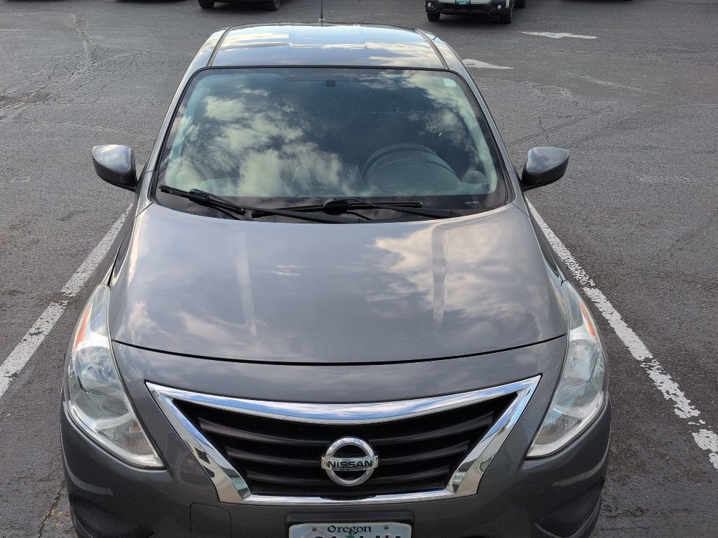 Used 2017 Nissan Versa SV FWD image 4
