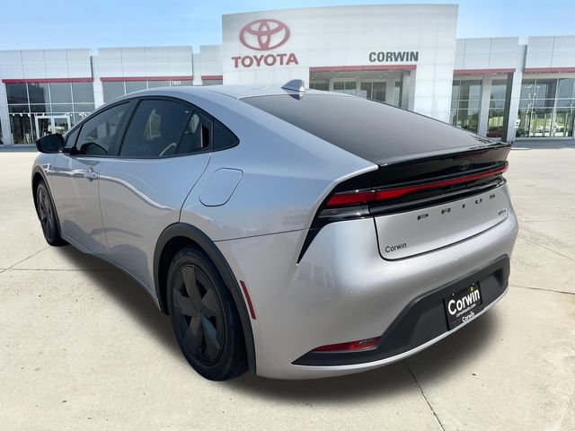Used 2024 Toyota Prius LE FWD video 3
