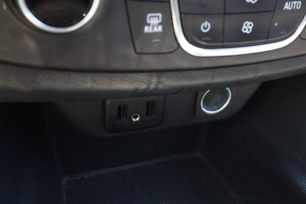 Used 2018 Chevrolet Traverse LS FWD image 25
