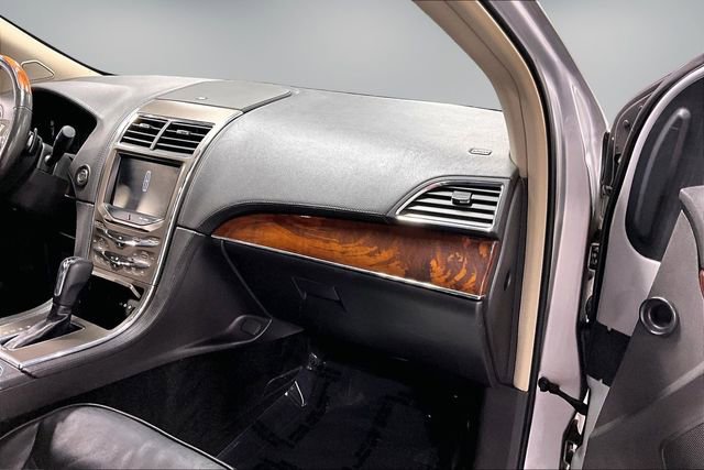 Used 2013 Lincoln MKX FWD image 23