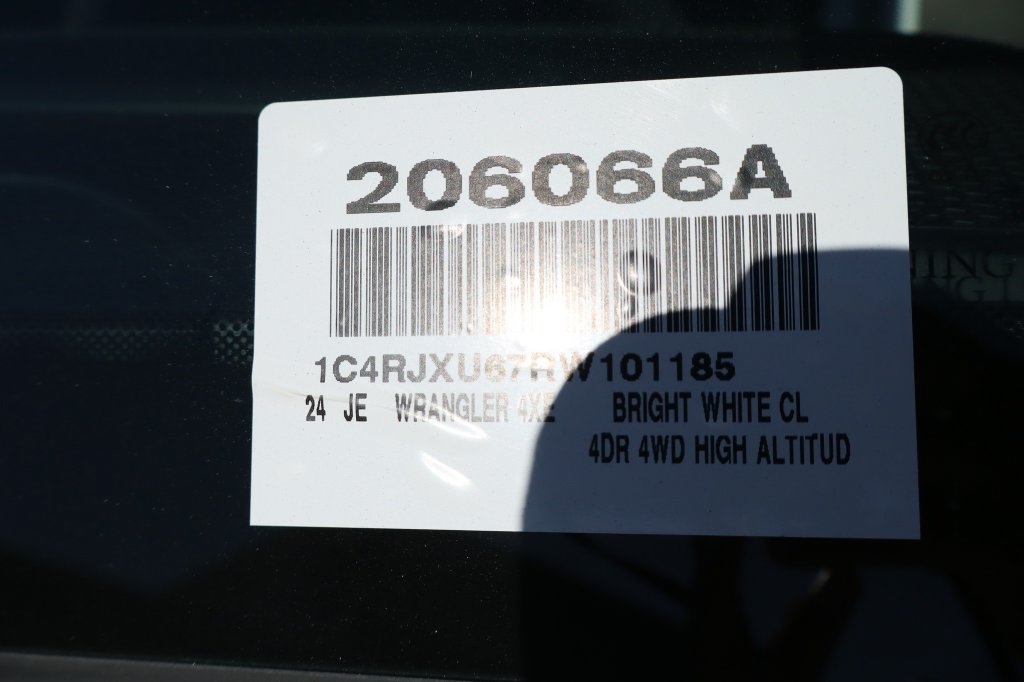 Used 2024 Jeep Wrangler High Altitude AWD/4WD image 39