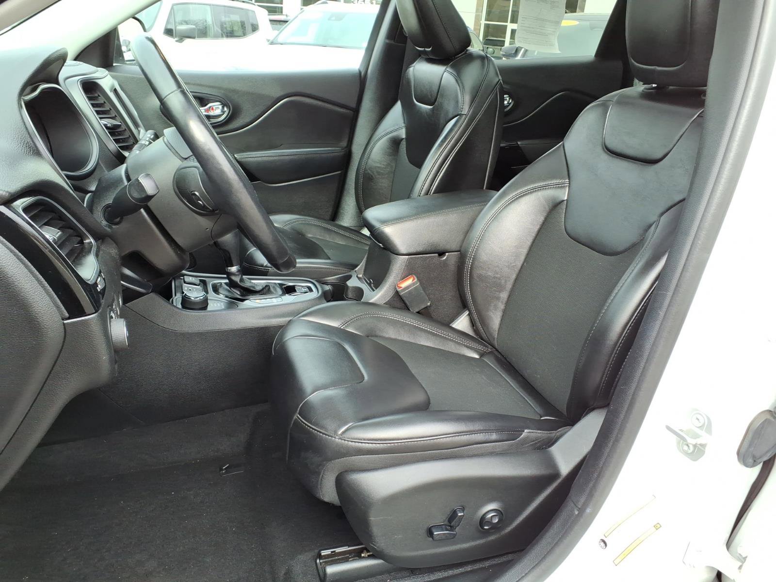 Certified 2020 Jeep Cherokee Latitude Plus image 8