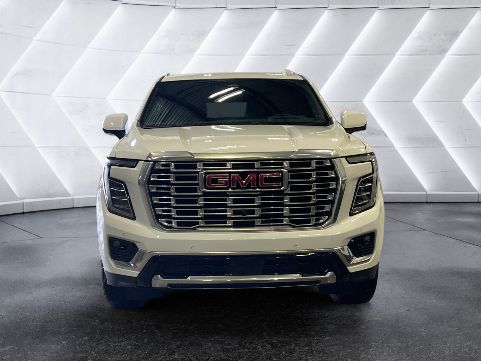 Used 2025 GMC Yukon XL Denali AWD/4WD image 9
