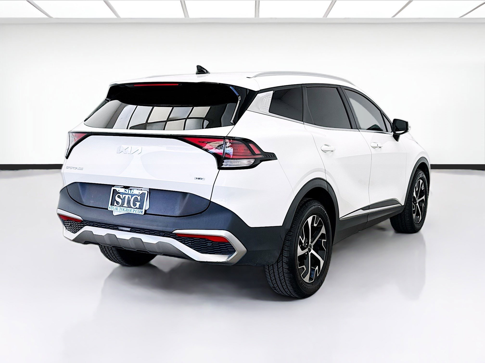 Used 2023 Kia Sportage EX image 4