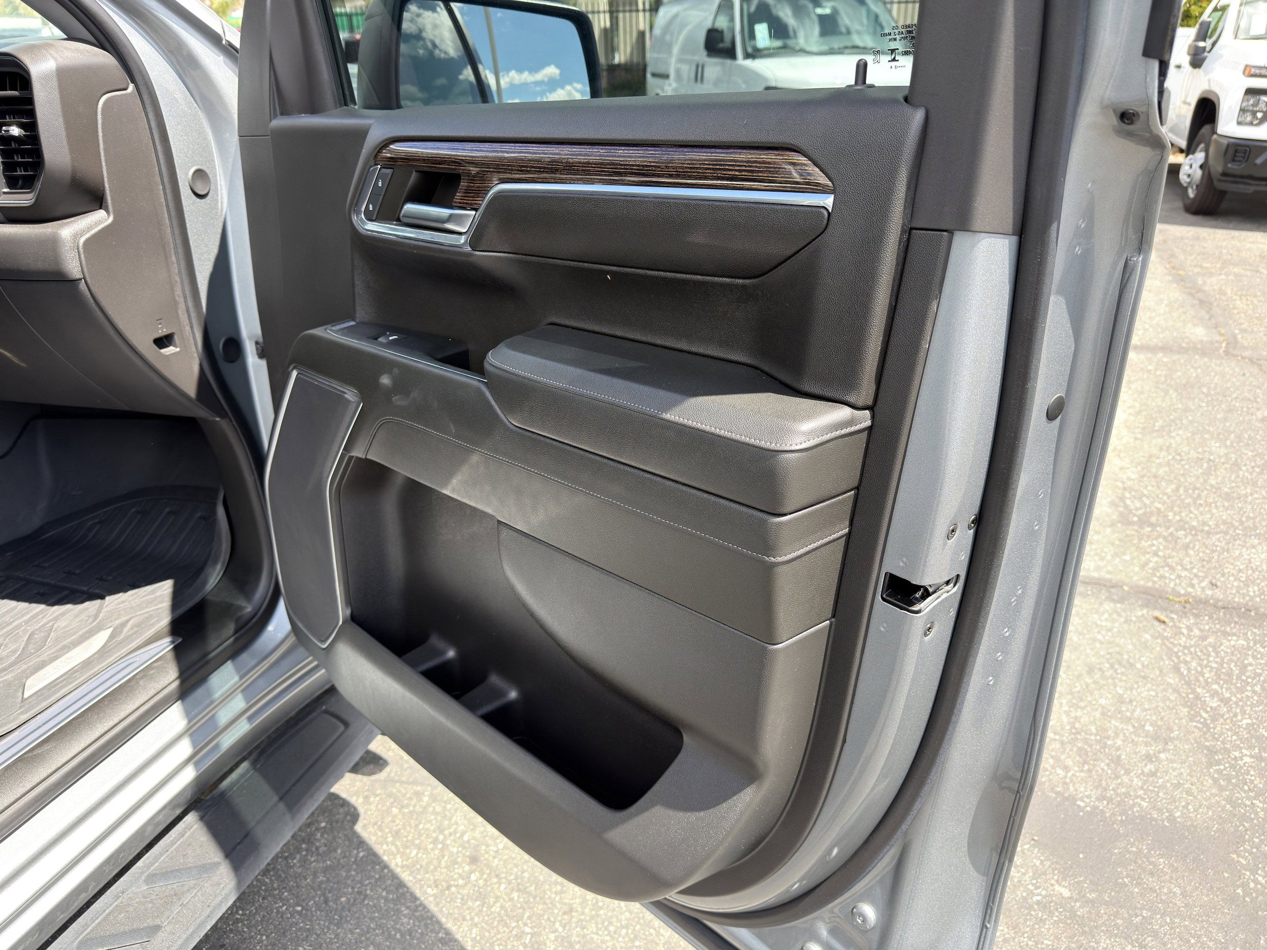 Used 2024 GMC Sierra 1500 Elevation AWD/4WD image 11