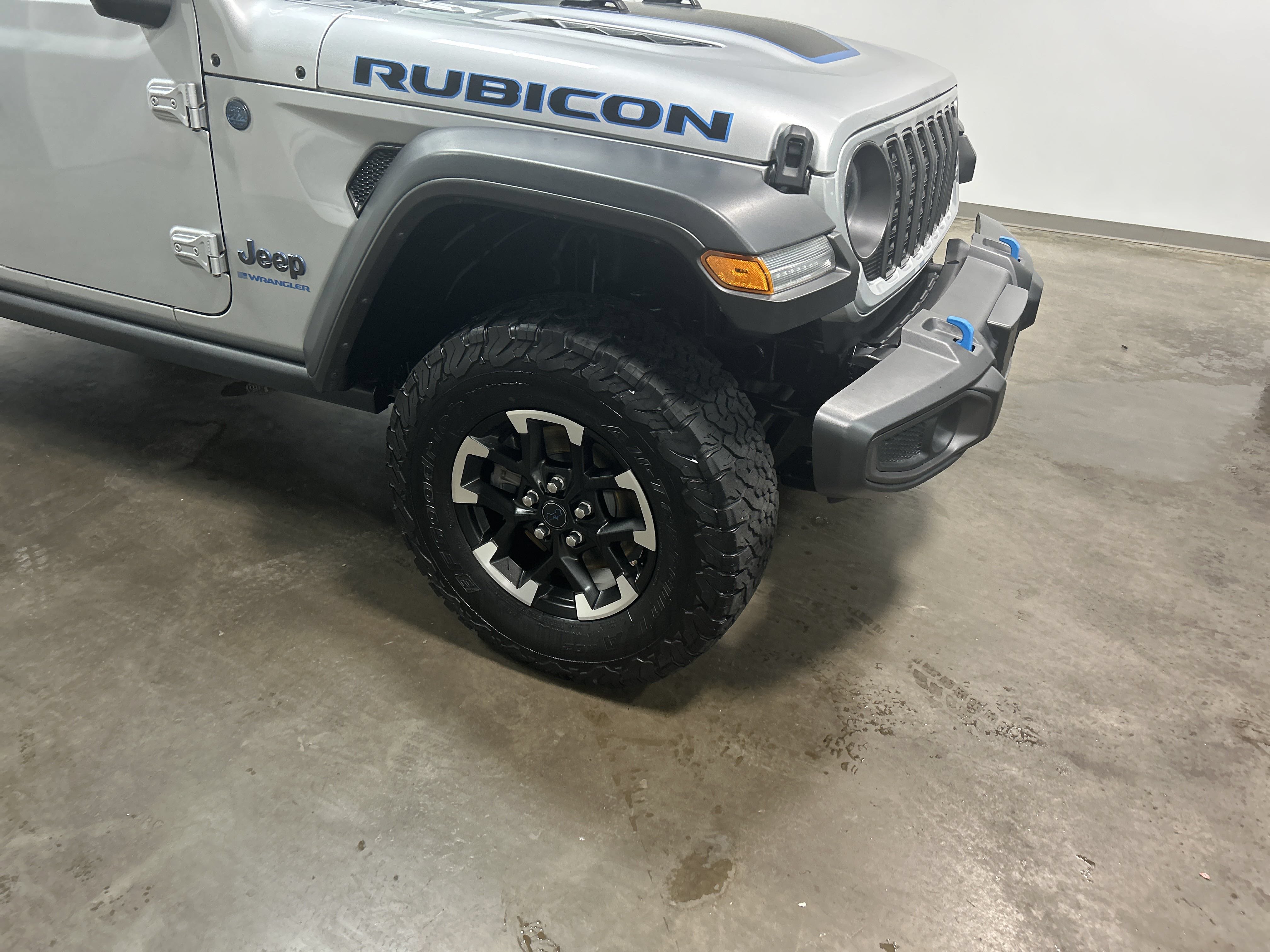 Used 2024 Jeep Wrangler Unlimited Rubicon 4xe AWD/4WD image 34