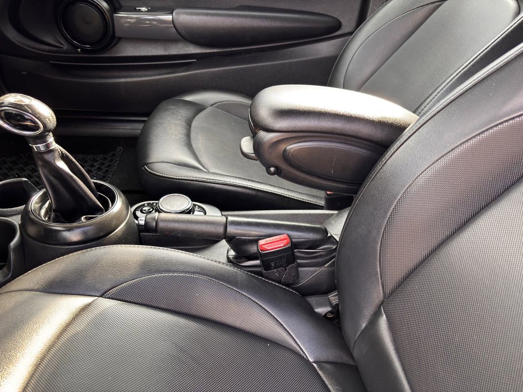 Used 2019 MINI Cooper Convertible w/ Signature Upholstery Package image 17