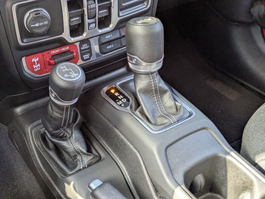 Used 2025 Jeep Wrangler Unlimited Rubicon w/ Convenience Group image 23