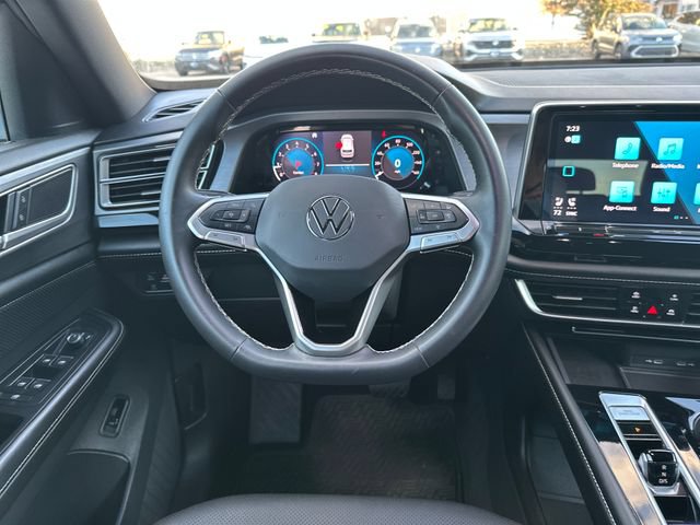 Certified 2024 Volkswagen Atlas Cross Sport SE w/ Panoramic Sunroof Package AWD/4WD image 17