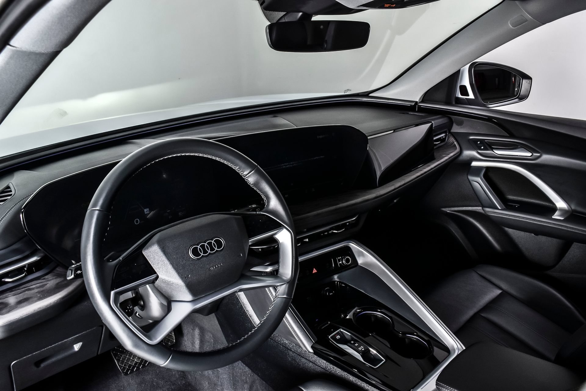 Used 2025 Audi Q5 Premium w/ Convenience Package AWD/4WD image 18