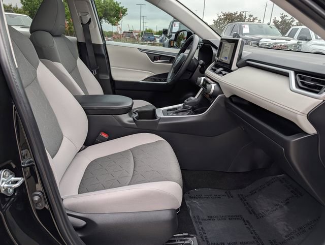 Certified 2025 Toyota RAV4 XLE w/ Convenience Package image 32