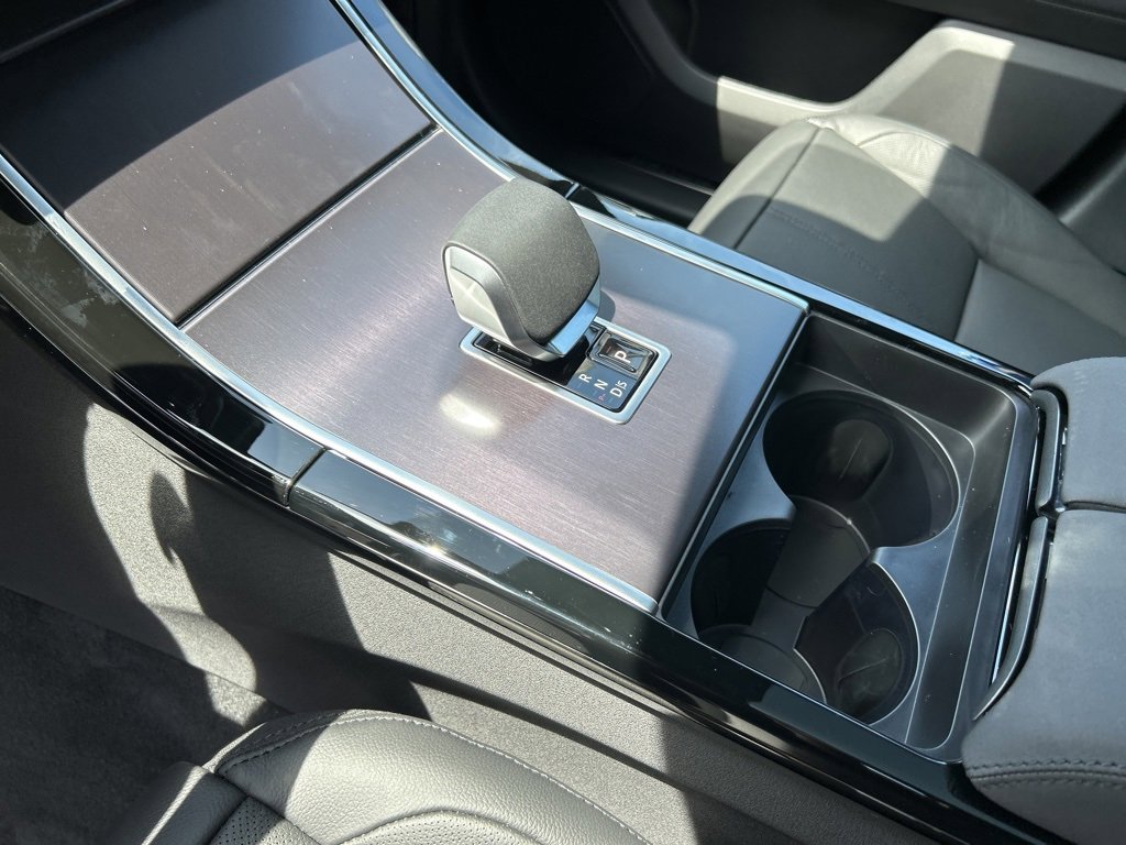 New 2026 Land Rover Range Rover Velar Dynamic SE image 25