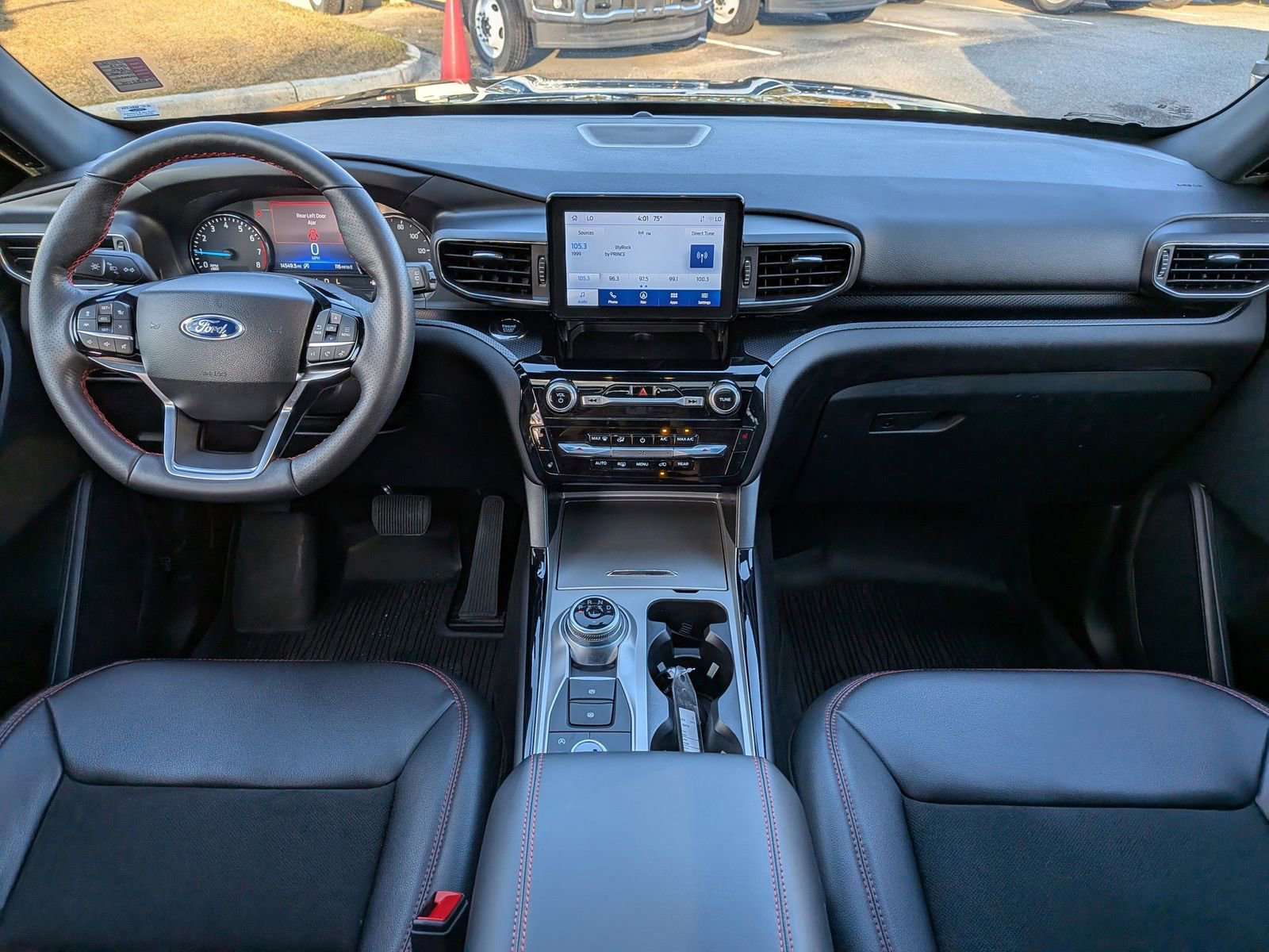 Certified 2023 Ford Explorer ST-Line w/ Class IV Trailer Tow Package image 17