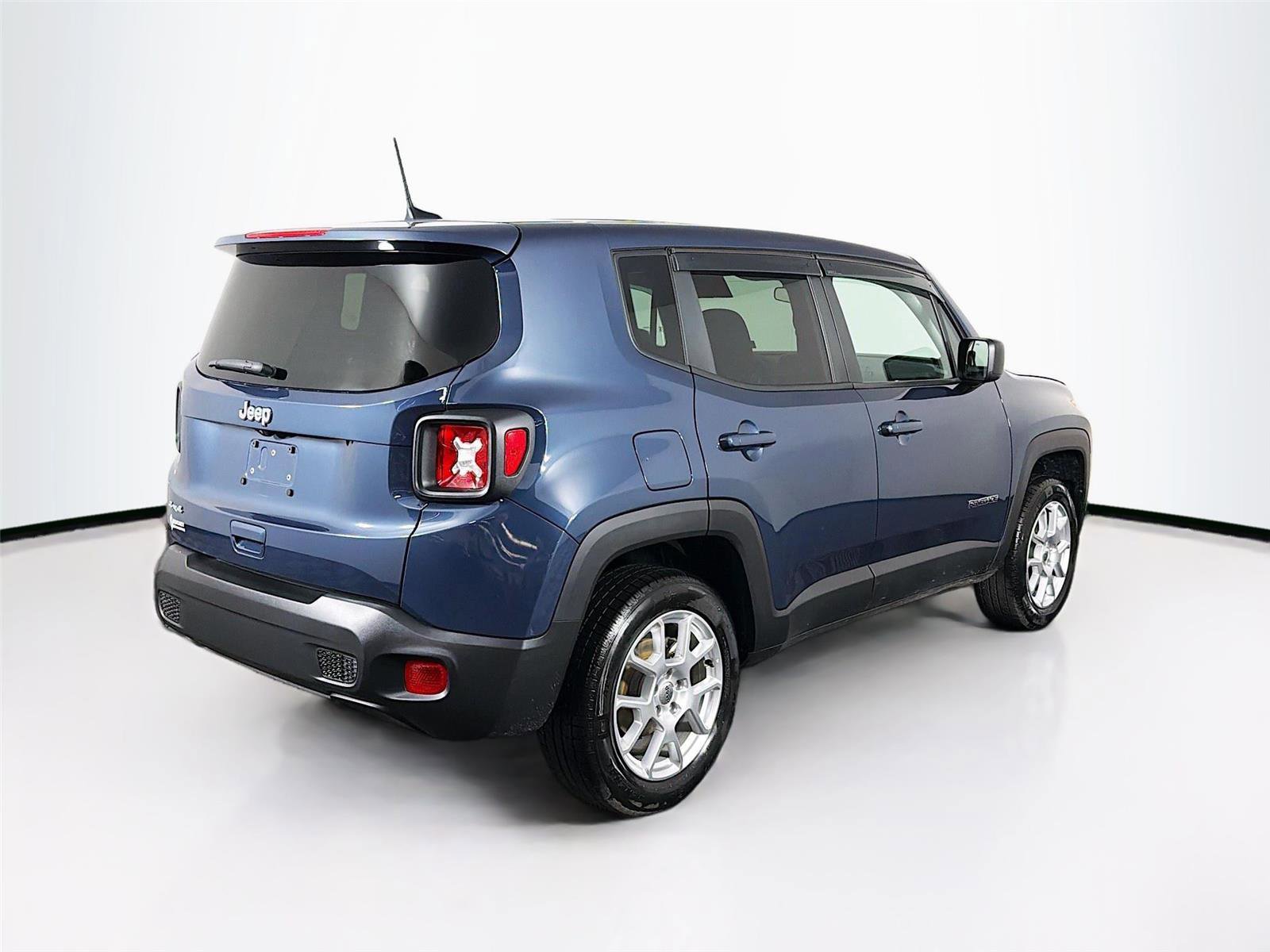 Used 2023 Jeep Renegade Latitude AWD/4WD image 7