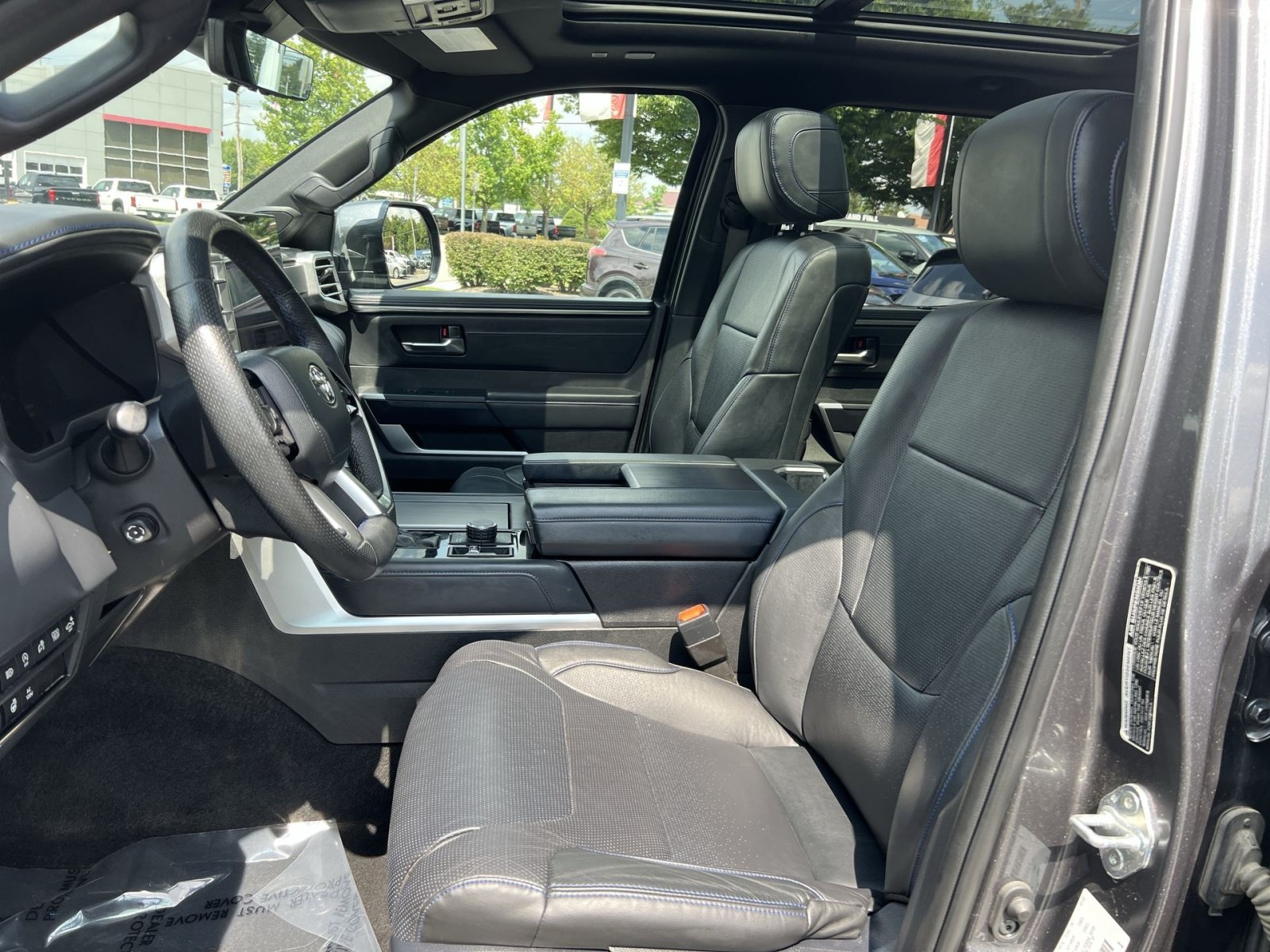 Used 2022 Toyota Tundra Platinum w/ Advanced Package AWD/4WD image 13