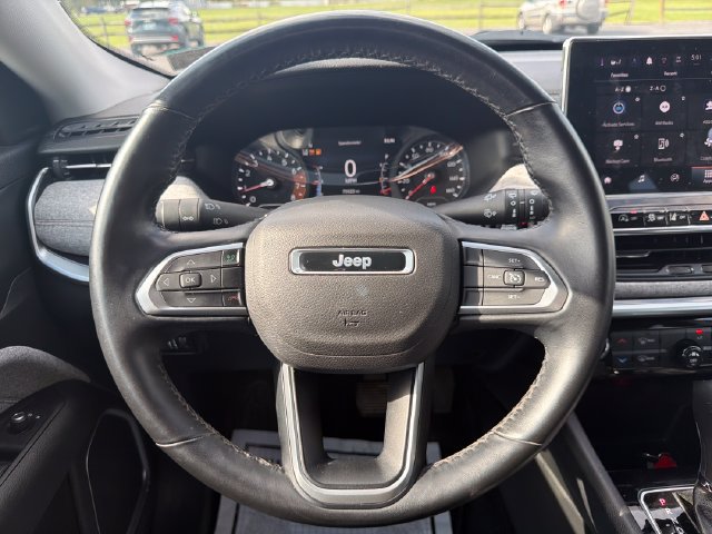 Used 2022 Jeep Compass Latitude AWD/4WD image 14