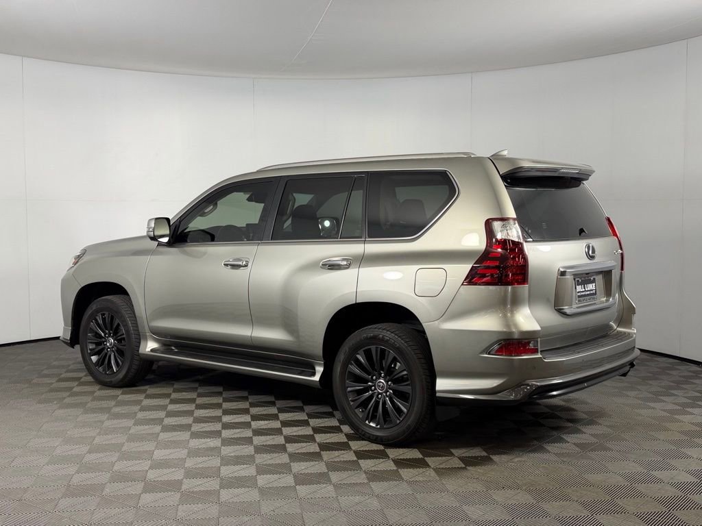 Used 2022 Lexus GX 460 Luxury w/ Sport Design Package image 9